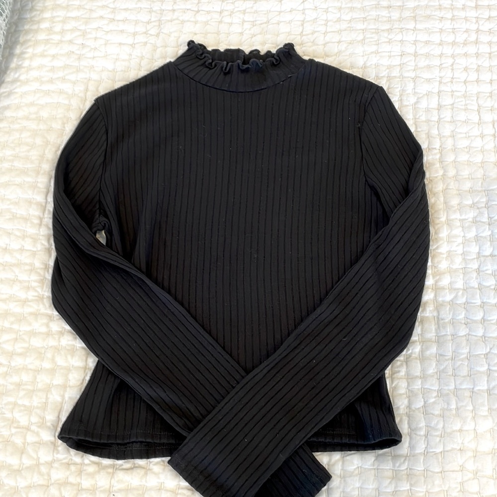 One ❤️ Clothing Small Black Long Sleeve